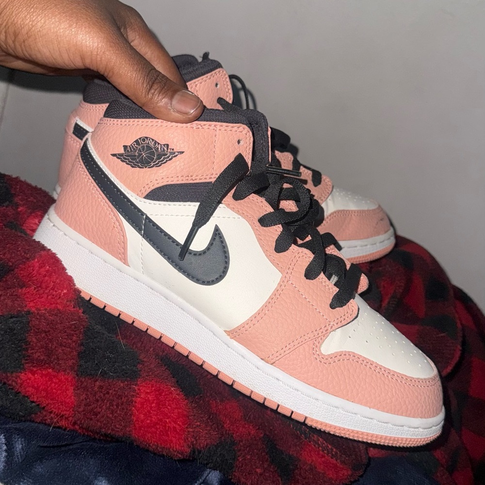 Air Jordan 1 Mid GS 'Pink Quartz' sneakers